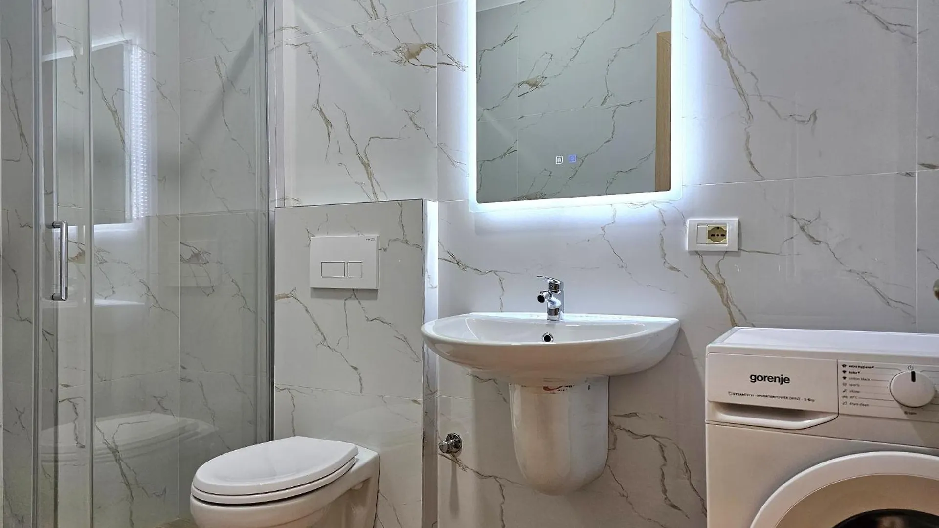 Chris Apartment Saranda Albania