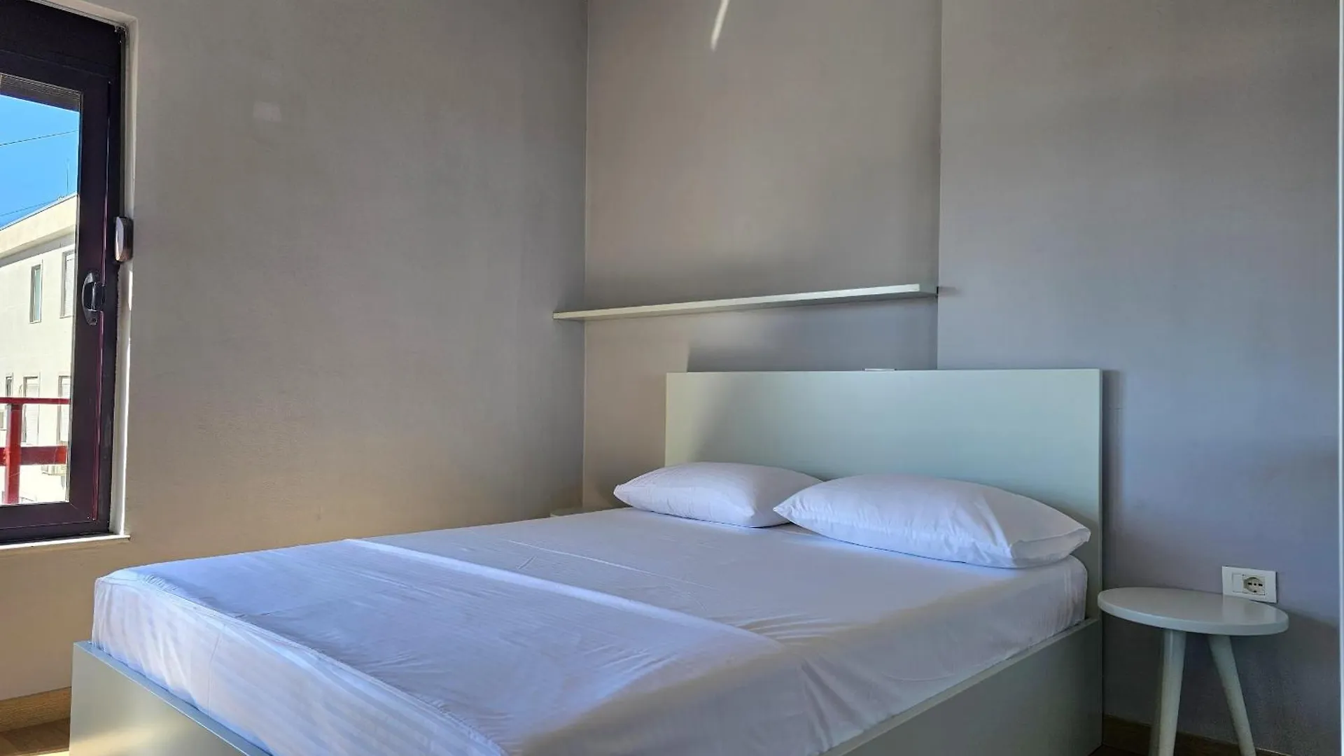 Chris Apartment Saranda 0*,
