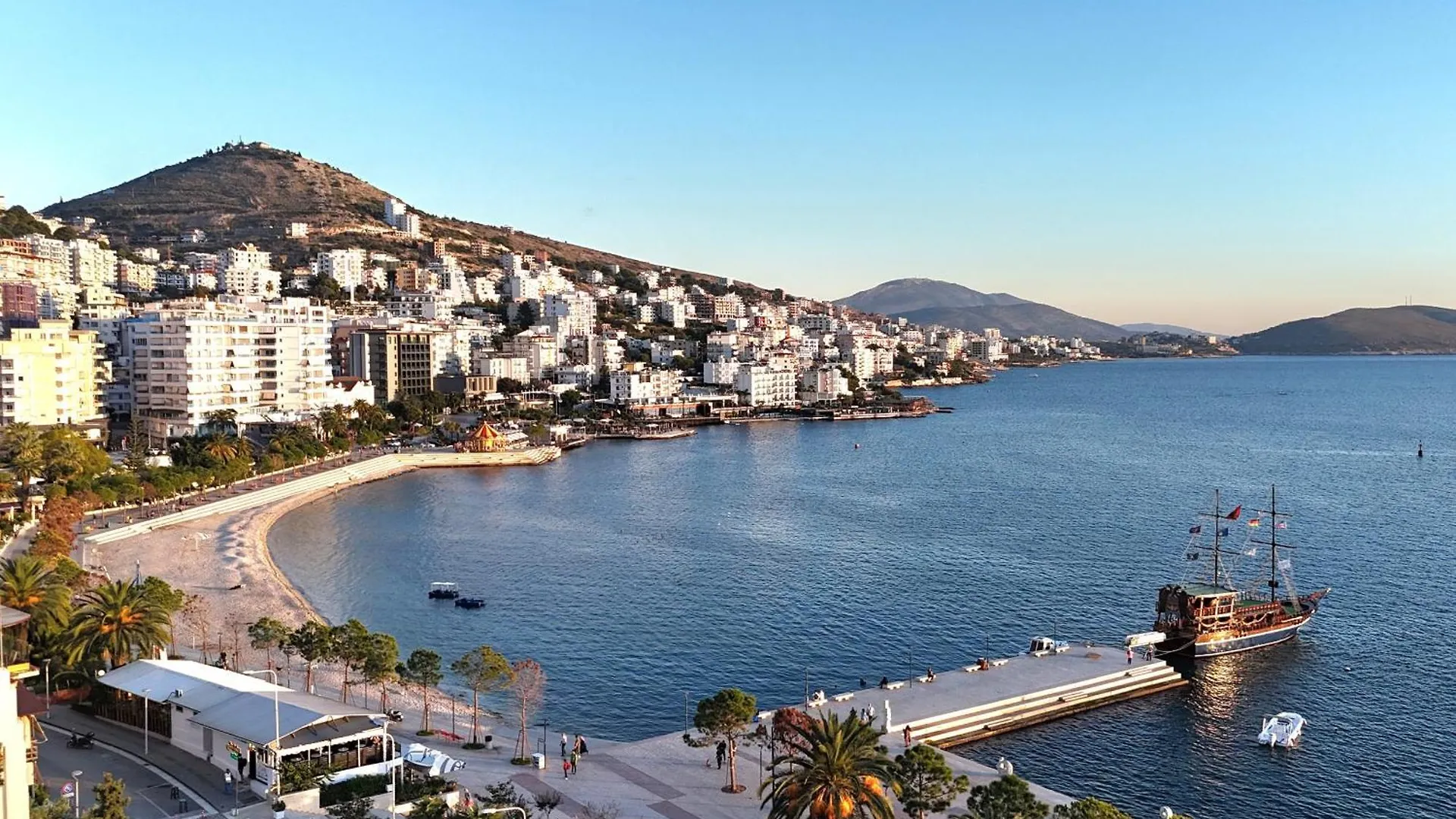 Chris Apartment Saranda 0*,